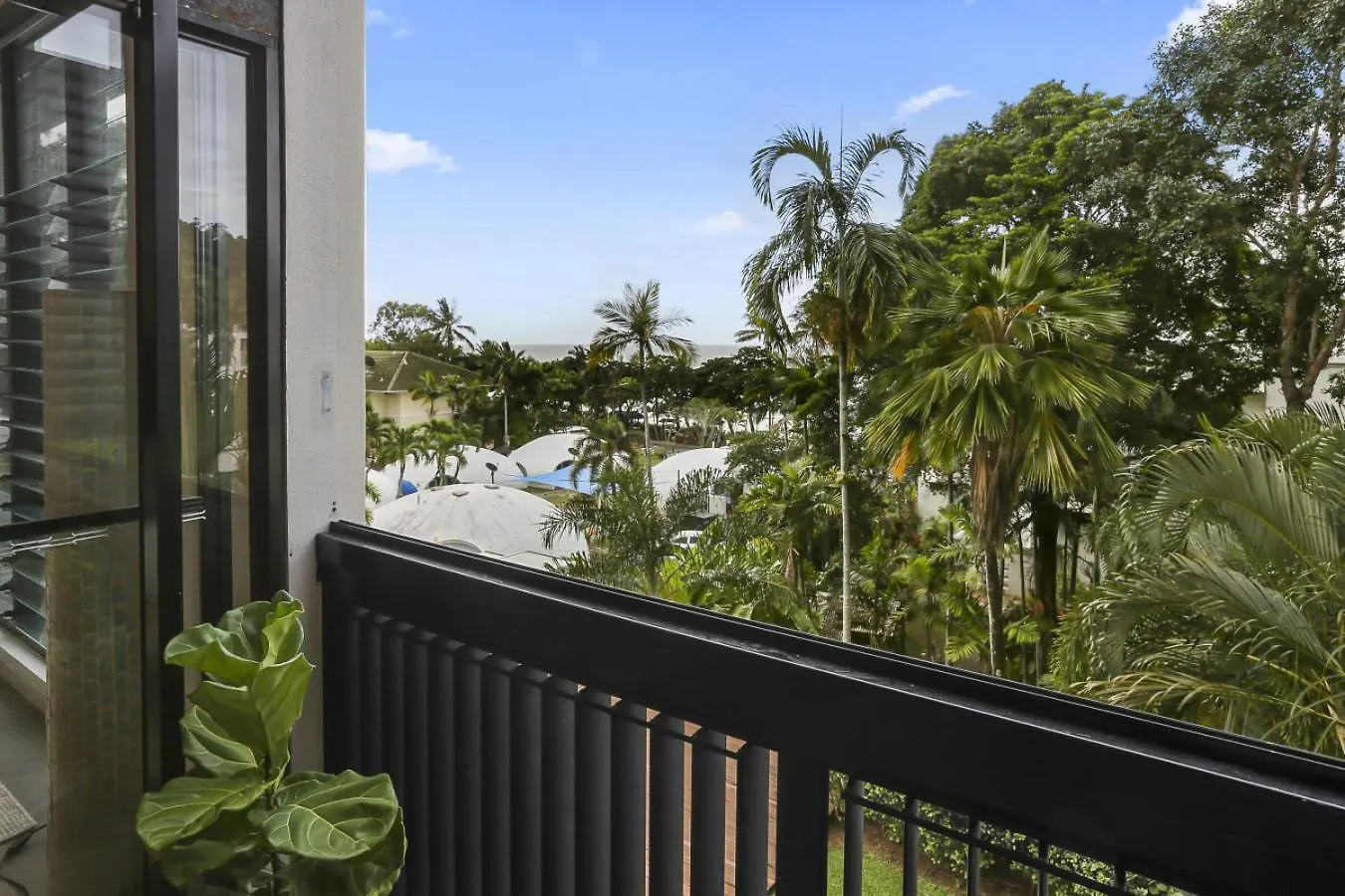 Ocean Horizons With Coral Sea Views Apartment Trinity Beach