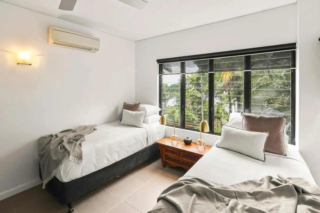 Ocean Horizons With Coral Sea Views Apartment Trinity Beach Australia